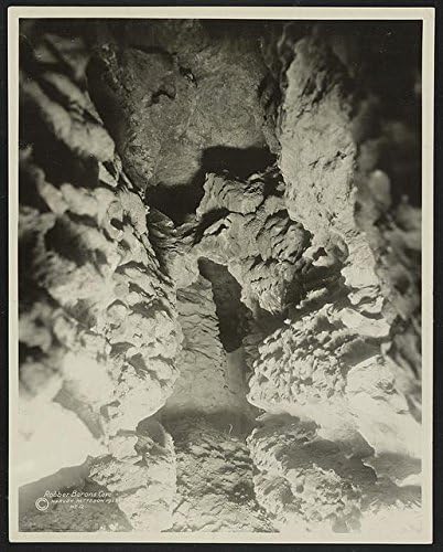Tarihsel Bulgular Fotoğraf: Soyguncu Baronlar Mağarası, Bexar İlçesi, Teksas, Teksas, 1923, Geçit