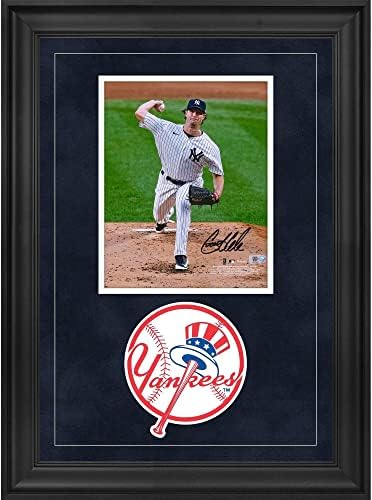 Gerrit Cole New York Yankees Deluxe Çerçeveli İmzalı 8 x 10 Atış Fotoğrafı - İmzalı MLB Fotoğrafları