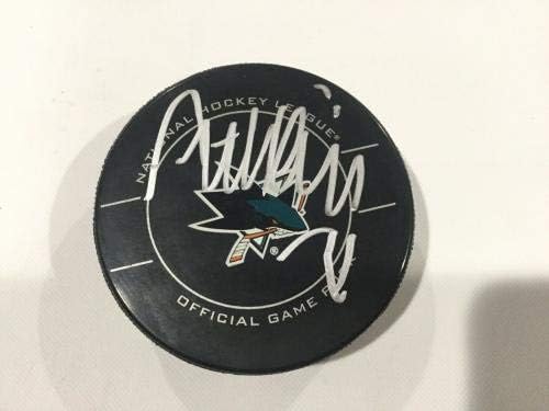 Antti Niemi İmzalı Resmi SJ Köpekbalıkları Hokey Diski PSA DNA COA a İmzalı NHL Diskleri İmzaladı